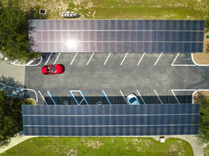 Integrierter Solar-Carport
